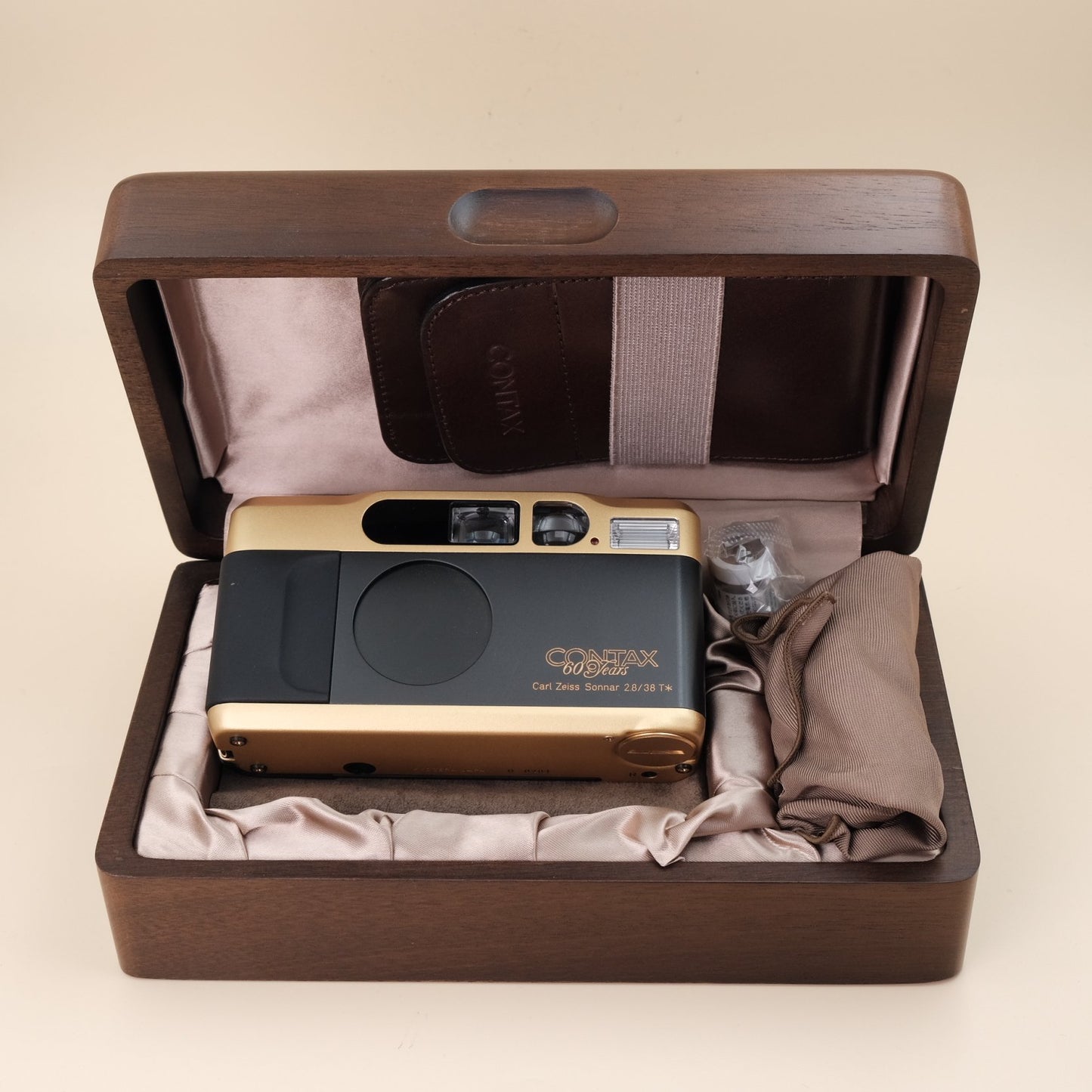 Contax T2 60 Years Limited Edition